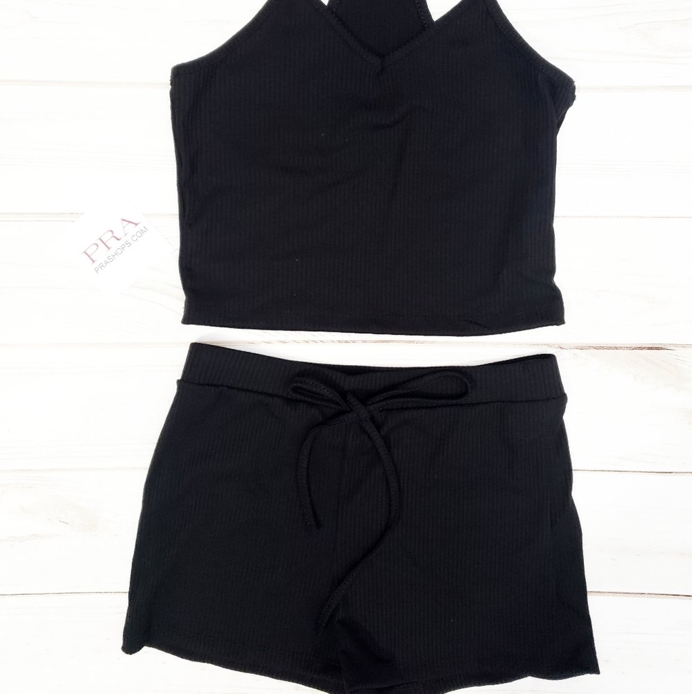 Top and short set - Picture 3 of 3